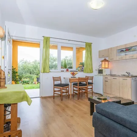 Beautiful In Labin With Wi-fi Apartment *
